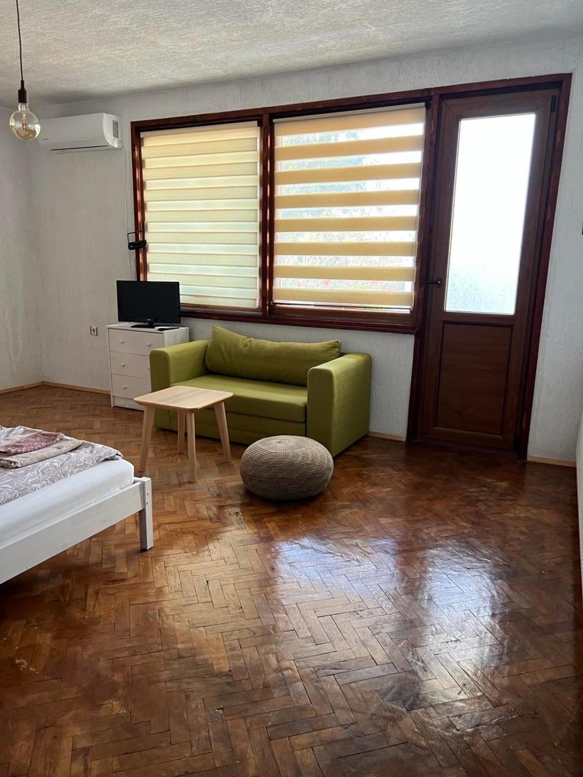 White Guest House 2 Karlovo Exterior photo
